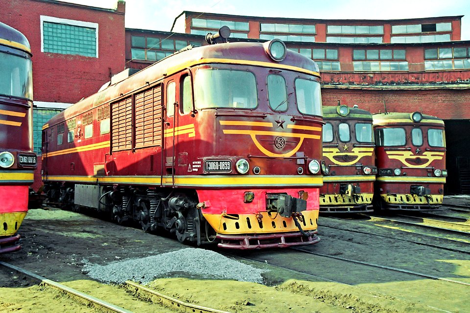 ТЭП60-0899,_Russia,_Saratov_region,_Saratov_depot_(Trainpix_176227)