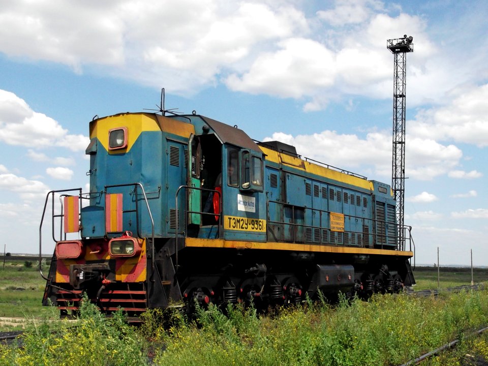 ТЭМ2У-9361,_Казахстан,_Карагандинская_область,_станция_ЦОФ_"Восточная"_(Trainpix_36455)