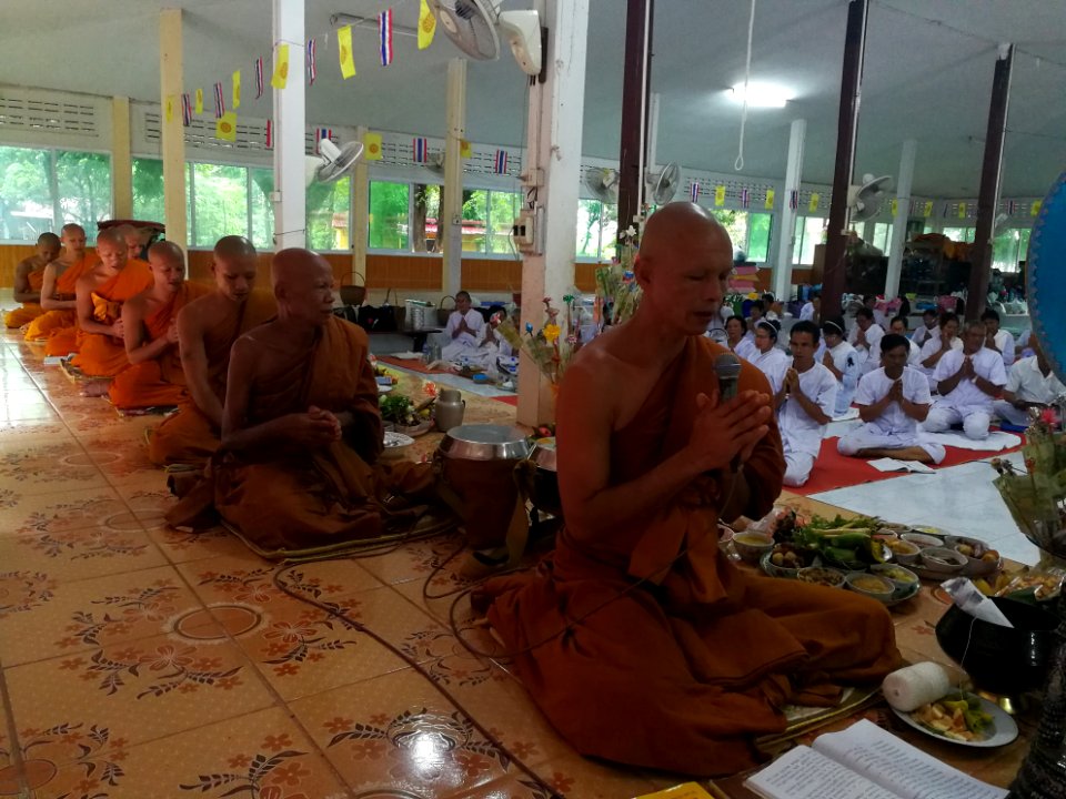วัตรปฏิบัติวันออกพรรษา_01