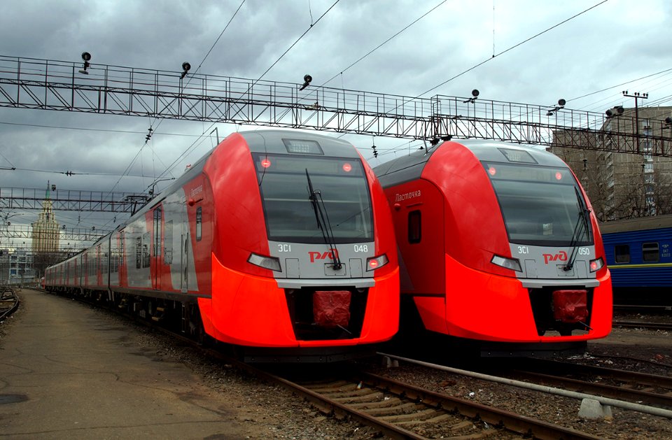 ЭС1-048,_Россия,_Москва,_станция_Москва-Каланчёвская_(Trainpix_129237)