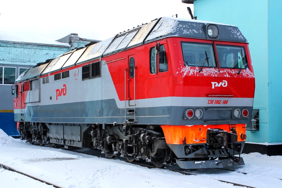 ТЭП70БС-188,_Россия,_Алтайский_край,_депо_Барнаул_(Trainpix_152571)