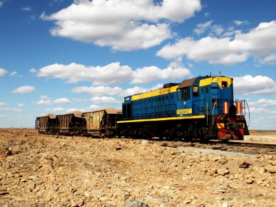 ТЭМ2УМ-027,_Казахстан,_Карагандинская_область,_АО_"Шубарколь_комир",_карьер_(Trainpix_29845)