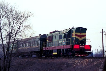 ЧМЭ3-3012,_Russia,_Saratov_region,_Siding_track_8-th_km_-_Anisovka_stretch_(Trainpix_153368)