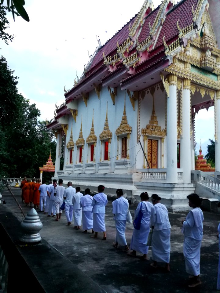 วัตรปฏิบัติวันออกพรรษา_07