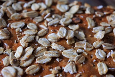 Food crack sesame seeds