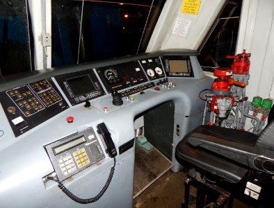 ЧС2К-816,_Россия,_Самарская_область,_станция_Новокуйбышевская_(Trainpix_151104)