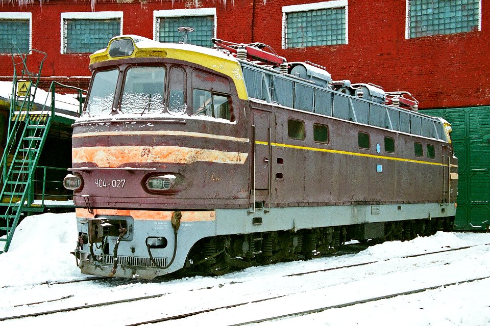 ЧС4-027,_Russia,_Saratov_region,_Saratov_depot_(Trainpix_181331)