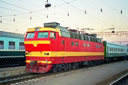 ЧС4Т-659,_Russia,_Saratov_region,_Rtishchevo-I_station_(Trainpix_190592)