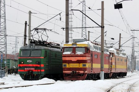 ЧС4Т-420,_Россия,_Ярославская_область,_депо_Ярославль-Главный_(Trainpix_181885)