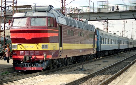 ЧС4Т-605,_Россия,_Саратовская_область,_станция_Саратов-I-Пассажирский_(Trainpix_152208)