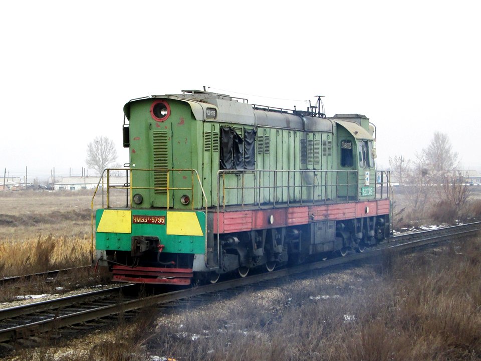 ЧМЭ3Т-5795,_Казахстан,_Карагандинская_область,_станция_Распорядительная_(Trainpix_116144)