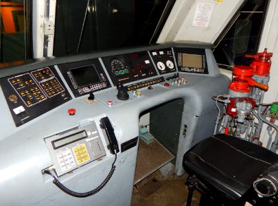 ЧС2К-933,_Россия,_Ульяновская_область,_станция_Кузоватово_(Trainpix_166816)