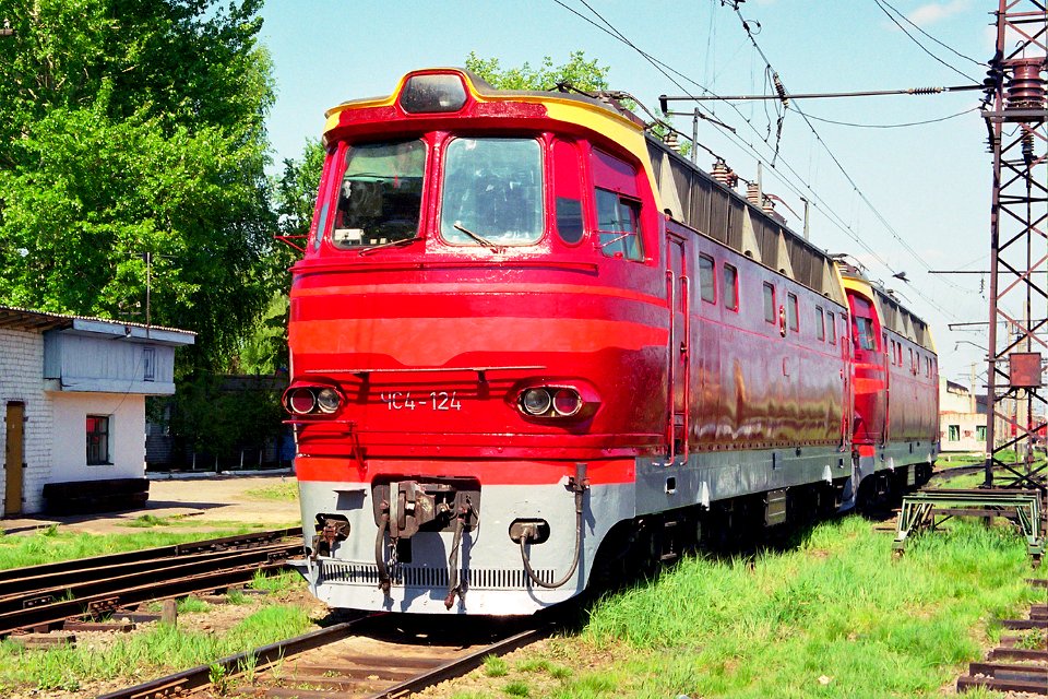 ЧС4-124,_Russia,_Saratov_region,_Balashov-I_station_(Trainpix_173743)