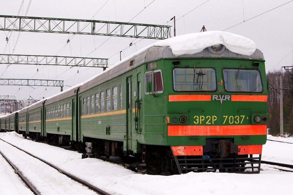 ЭР2Р-7037,_Russia,_Moscow,_Kryukovo_depot_(Trainpix_72339)