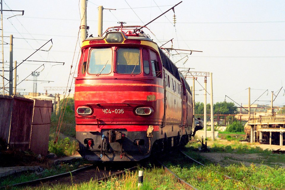 ЧС4-035,_Russia,_Saratov_region,_Saratov_depot_(Trainpix_158304)