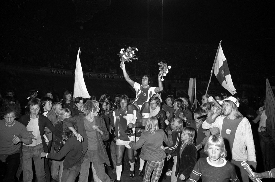 Afscheid_Sjaak_Swart_in_benefietwedstrijd_Ajax_tegen_Tottenham-Hotspur,_Swart_wo,_Bestanddeelnr_926-5987