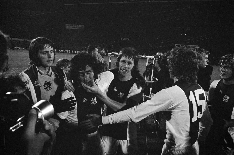 Afscheid_Sjaak_Swart_in_benefietwedstrijd_Ajax_tegen_Tottenham-Hotspur,_ontroerd,_Bestanddeelnr_926-5985