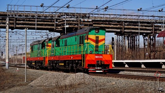 ЧМЭ3-2640,_Россия,_Челябинская_область,_станция_Тракторострой_(Trainpix_197669)