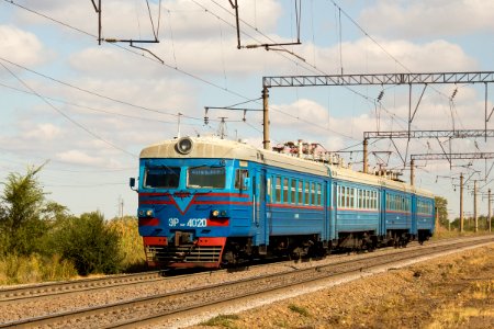 ЭР9М-4020,_Казахстан,_Карагандинская_область,_перегон_Жана_Караганды_-_Майкудук_(Trainpix_205005)