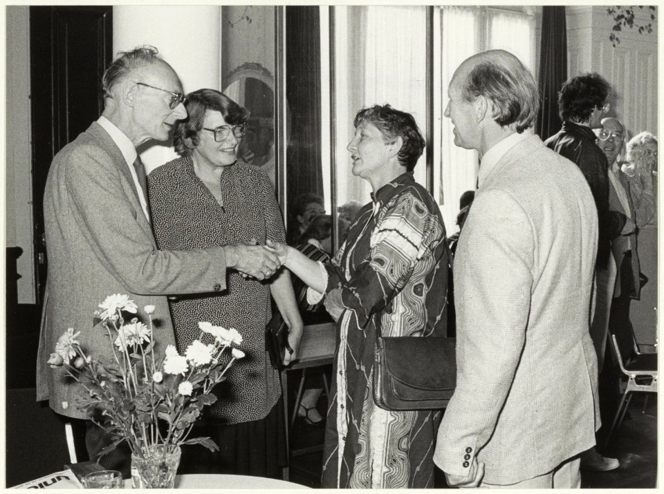 Afscheid_van_Drs._J.J._Voogd_(_links,_met_zijn_echtgenote)_uit_de_politiek,_in_het_concertgebouw