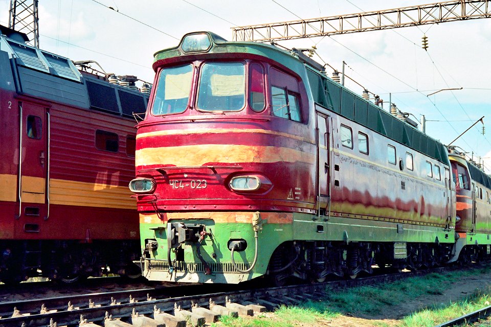 ЧС4-023,_Russia,_Saratov_region,_Saratov_depot_(Trainpix_169424)