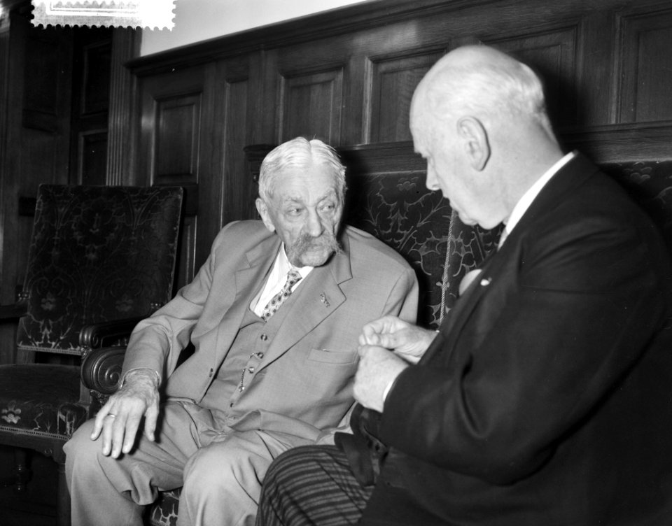 Afscheid_prof_mr_A_Anema_als_lid_Eerste_Kamer_met_Jonkman,_Bestanddeelnr_911-6034