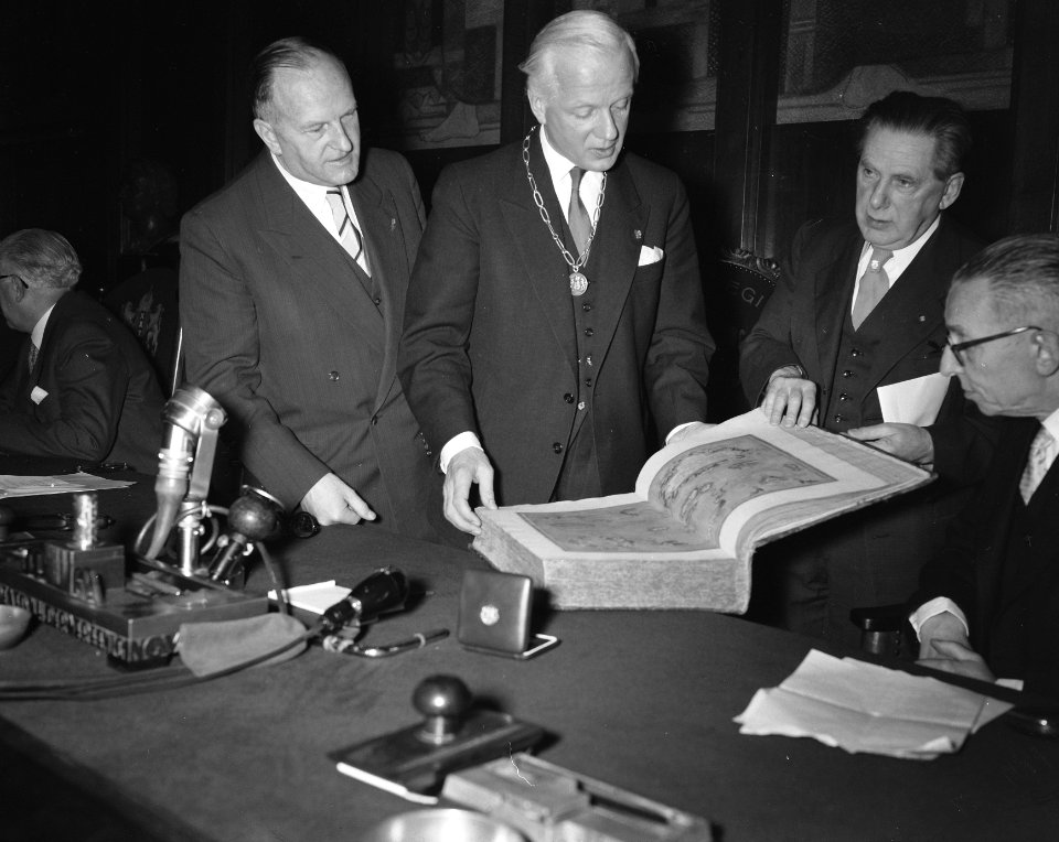 Afscheidsraadsvergadering_burgemeester_dAilly,_Bestanddeelnr_908-2062