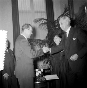 Afscheidsreceptie_heer_Koning_,_directeur_beplantingen,_Bestanddeelnr_907-5205