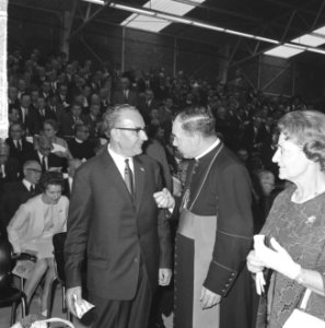 Afscheid_van_dr._H._J._van_Doorne_te_Eindhoven,_Bestanddeelnr_917-8144
