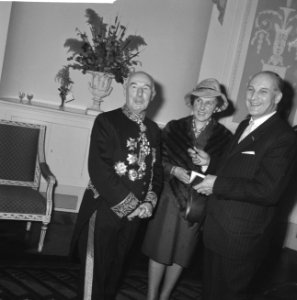 Afscheidsreceptie_van_de_Commissaris_van_de_Koningin_,_dr_M_J_Prinsen_in_prov,_Bestanddeelnr_915-9043