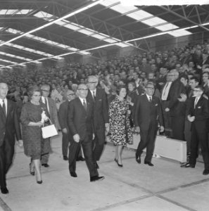 Afscheid_van_dr._H._J._van_Doorne_te_Eindhoven,_Bestanddeelnr_917-8138