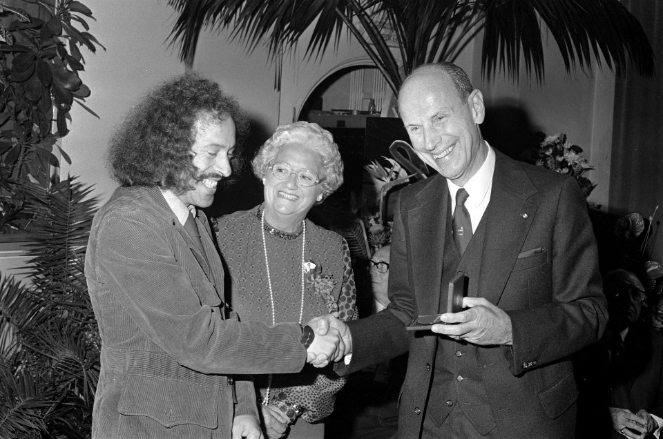 Afscheidsreceptie_dr_E_F_Jacobi_als_directeur_van_Artis,_wethouder_R_van_der,_Bestanddeelnr_926-7114