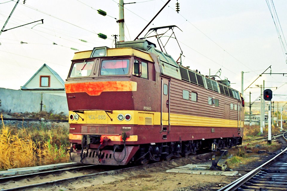 ЧС4Т-660,_Russia,_Saratov_region,_Saratov_depot_(Trainpix_208617)