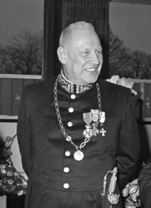 Afscheidsreceptie_burgemeester_Boot_van_Hilversum._Tijdens_receptie,_Bestanddeelnr_920-9542_(cropped)