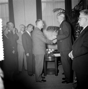 Afscheidsreceptie_heer_Koning_,_directeur_beplantingen,_Bestanddeelnr_907-5207