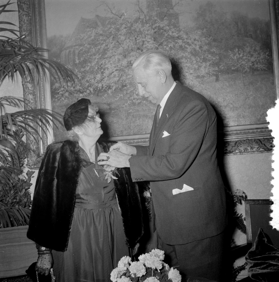 Afscheidsreceptie_heer_Koning_,_directeur_beplantingen,_Bestanddeelnr_907-5202