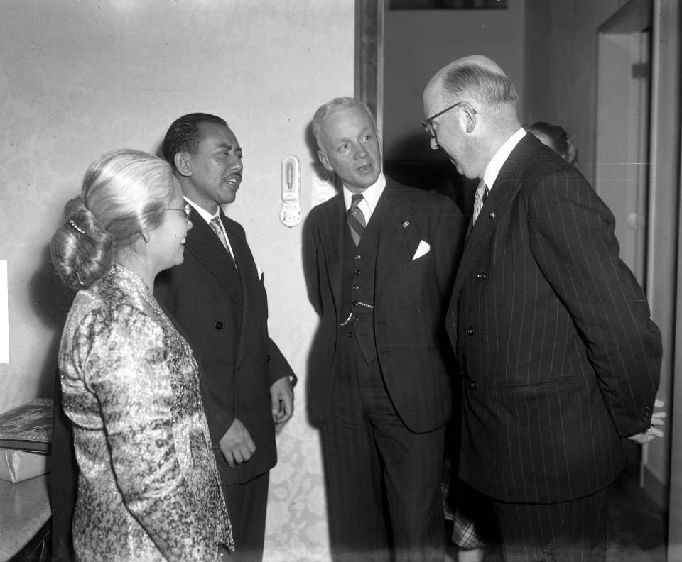 Afscheidsreceptie_van_de_Indonesische_Hoge_Commissaris_Mohammed_Rum_te_Den_Haag…,_Bestanddeelnr_904-1894