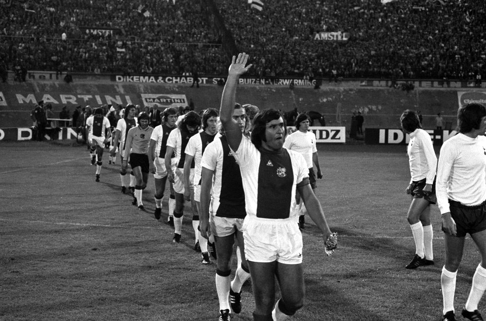 Afscheid_Sjaak_Swart_in_benefietwedstrijd_Ajax_tegen_Tottenham-Hotspur,_Swart_ko,_Bestanddeelnr_926-5982