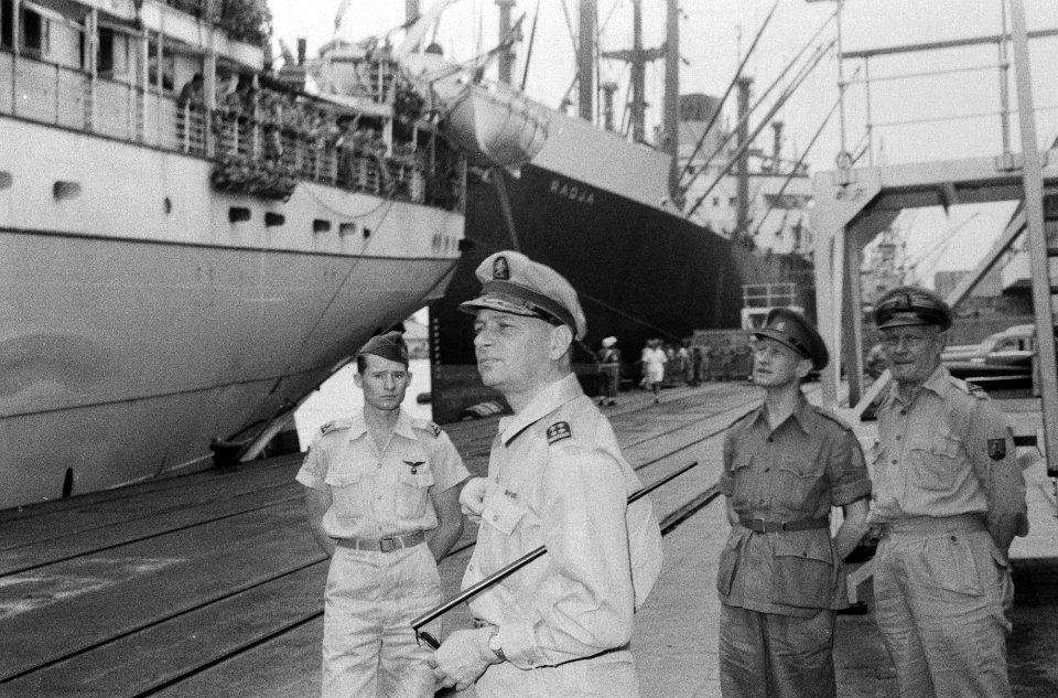 Aflossingstroepen,_Priok._Op_2_maart_1948_arriveerde_de_Nieuw_Holland_met_1700,_Bestanddeelnr_1559A-2-2
