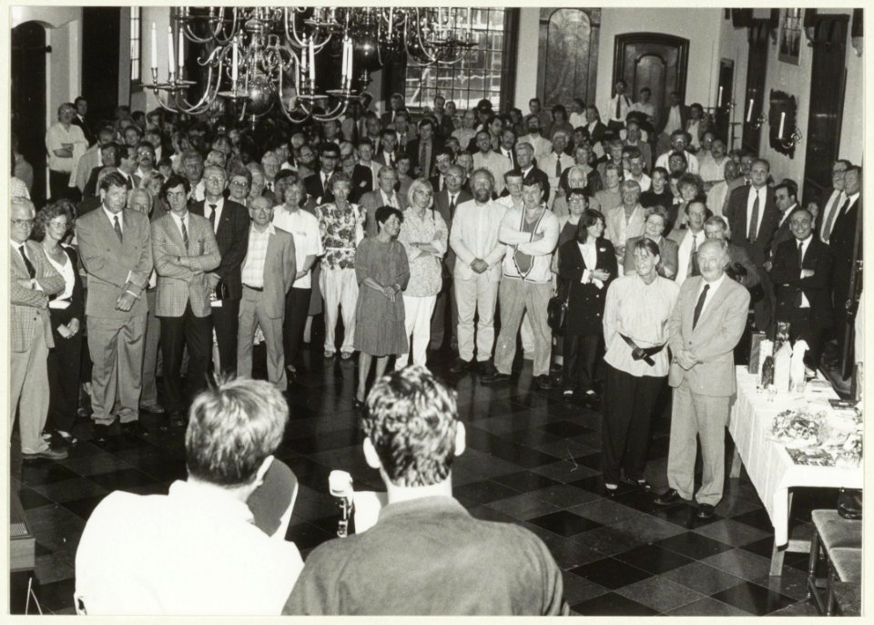 Afscheid_wethouder_Ab_van_Schooten_in_de_Gravenzaal._NL-HlmNHA_54031498