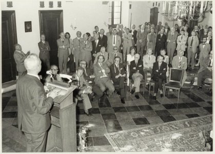 Afscheid_van_de_heer_Schipper,_directeur_van_Hout_en_Plantsoenen._NL-HlmNHA_54011979_02
