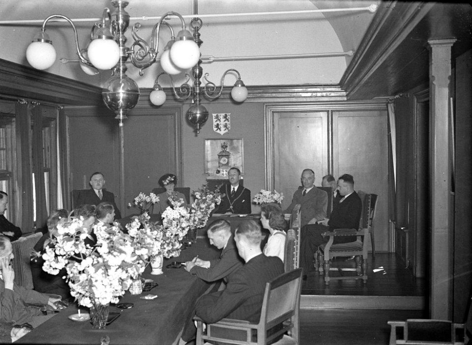 Afscheid_van_burgemeester_van_Krommenie_J._Kalff._Hij_was_burgemeester_van_1938-,_Bestanddeelnr_902-1565