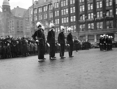 Aflossen_wacht,_Bestanddeelnr_901-9807