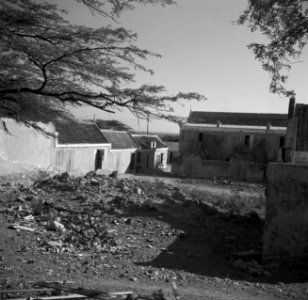 Afgebroken_woningen_in_Willemstad_op_Curaçao,_Bestanddeelnr_252-7132