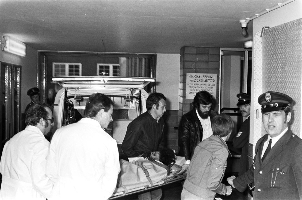 Afloop_gijzeling_bij_De_Punt_aankomst_gewonde_Molukker,_Bestanddeelnr_929-2217