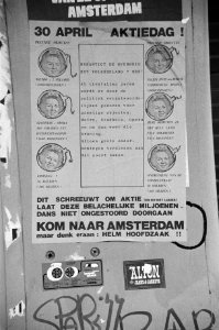 Affiche_tegen_kroning_30_april_(Beatrix_als_Koningin),_Bestanddeelnr_930-7573