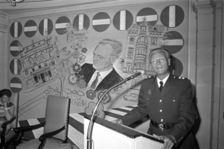 Afscheidsreceptie_hoofdinspecteur_J_Vrijburg_van_bureau_Leidseplein,_Bestanddeelnr_925-7791