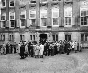 Afkondiging_grondwetsherziening_door_burgemeester_d'_Ailly,_Bestanddeelnr_903-0110