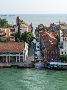 Travel canal bridge photo