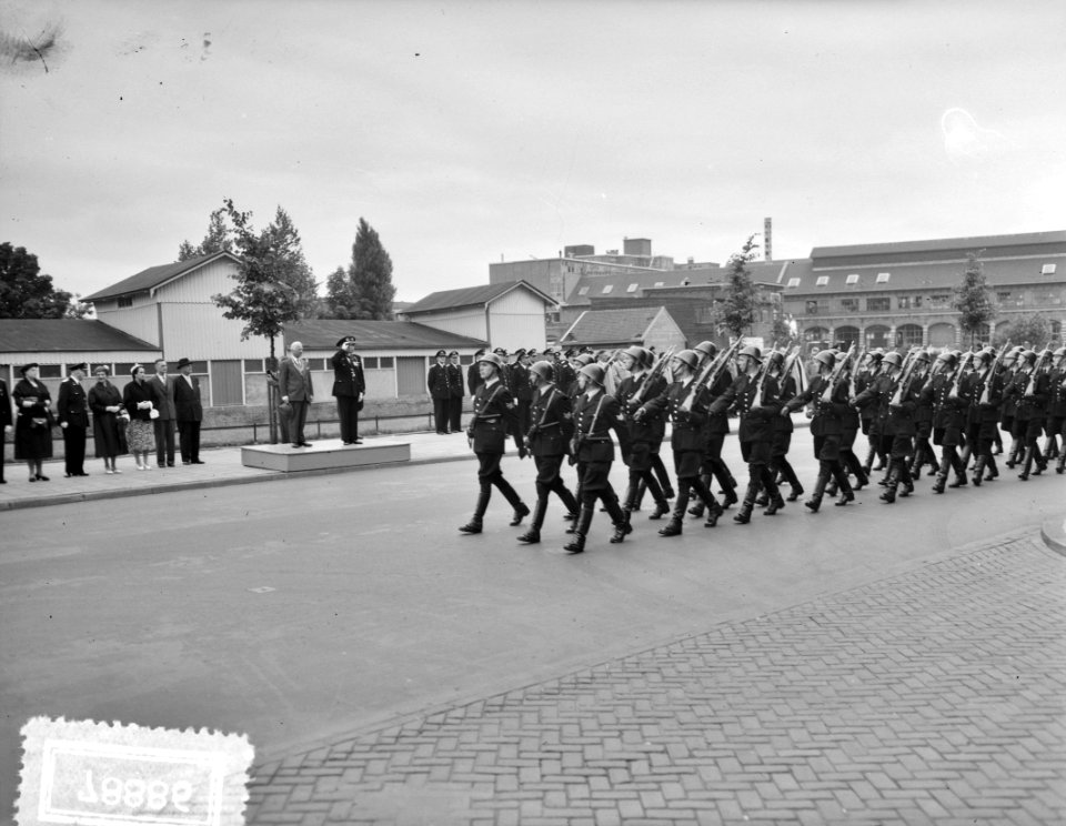 Afscheid_hoofdcommissaris_Kaasjager._Defile,_Bestanddeelnr_907-8886